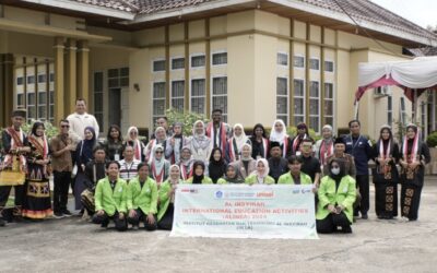 Turut Memperkenalkan Budaya Pacu Jalur, IKTA Membawa Peserta ALINEA 2024 ke Kota Jalur