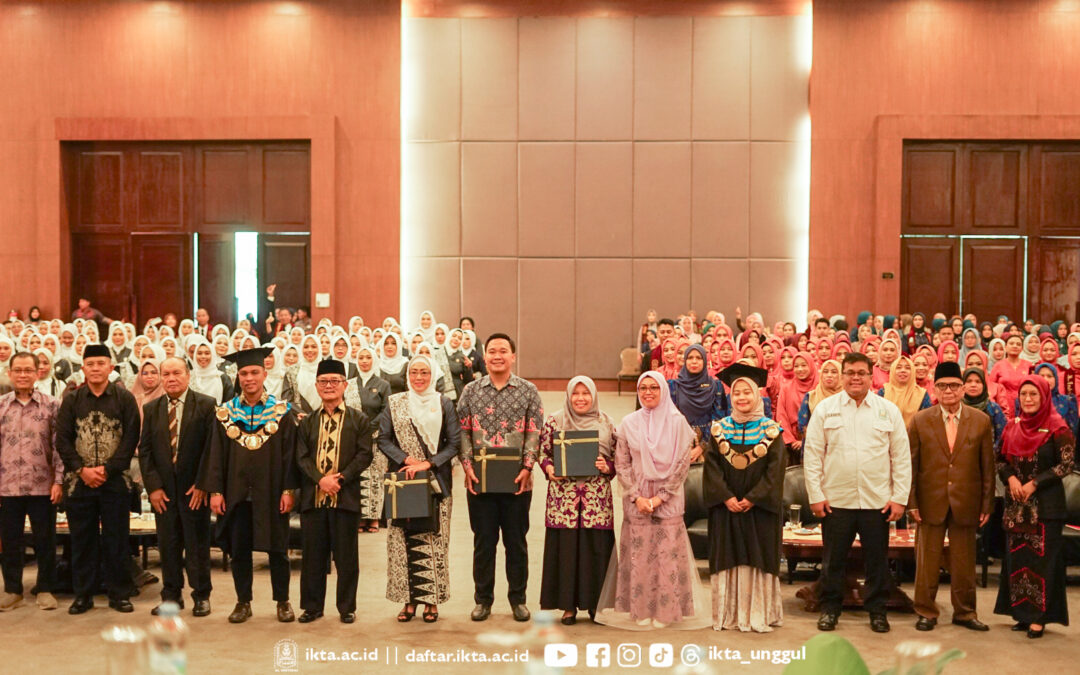 Dua Fakultas di IKTA resmi melaksanakan Yudisium dan Angkat Sumpah kepada 503 Mahasiswa yang akan berdampak di Masyarakat