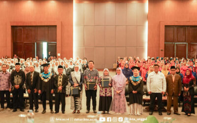 Dua Fakultas di IKTA resmi melaksanakan Yudisium dan Angkat Sumpah kepada 503 Mahasiswa yang akan berdampak di Masyarakat