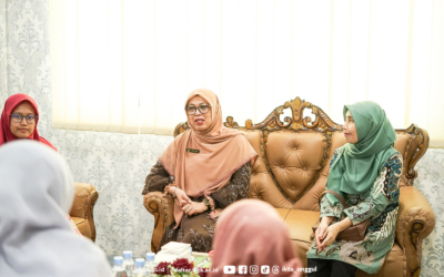 Rektor IKTA Dampingi Proses Verifikasi Mahasiswa Penerima Bantuan Pendidikan dari Pemerintah Provinsi Riau